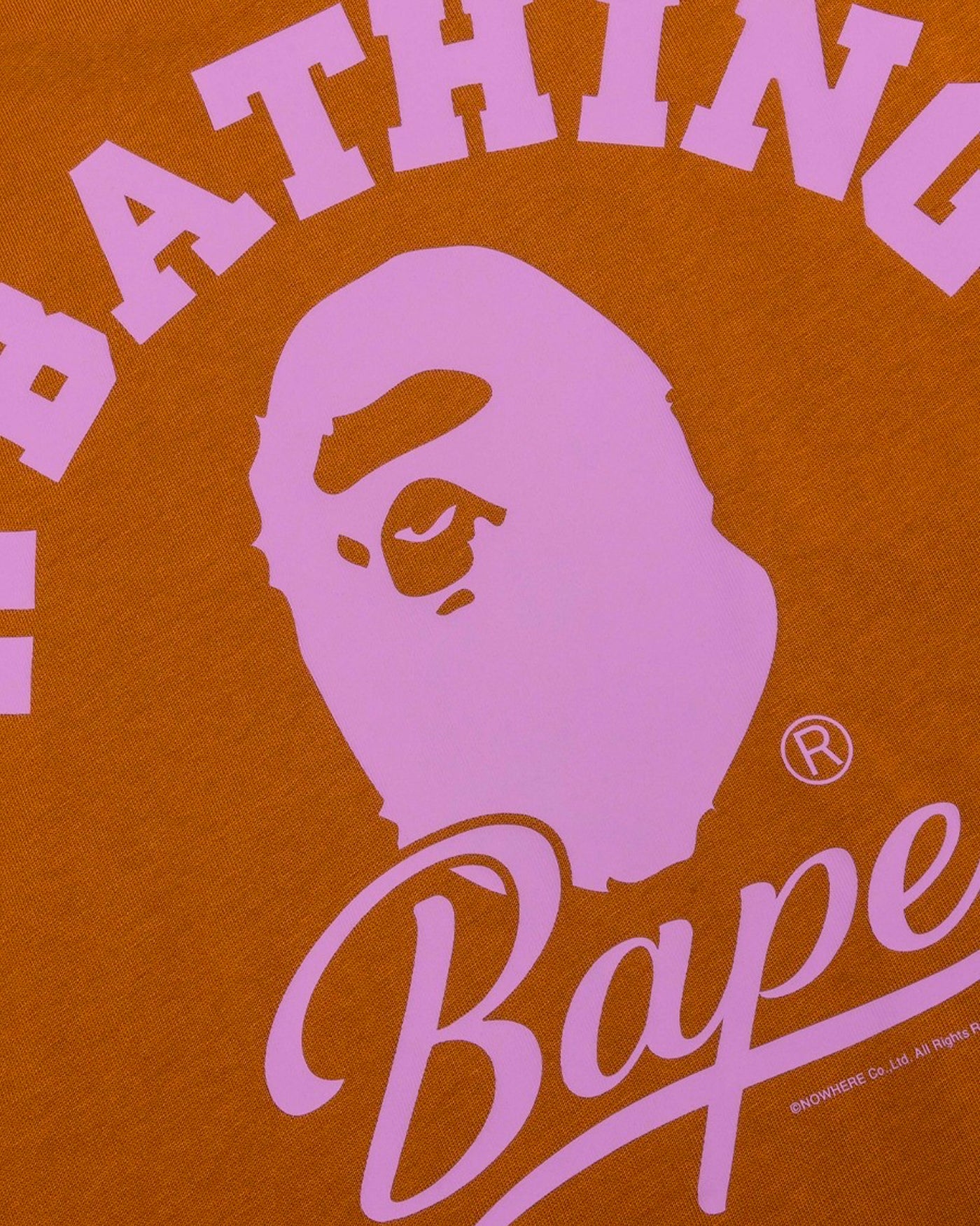 T-shirt Bape marron détail imprimé A Bathing Bape rose tête de singe dos