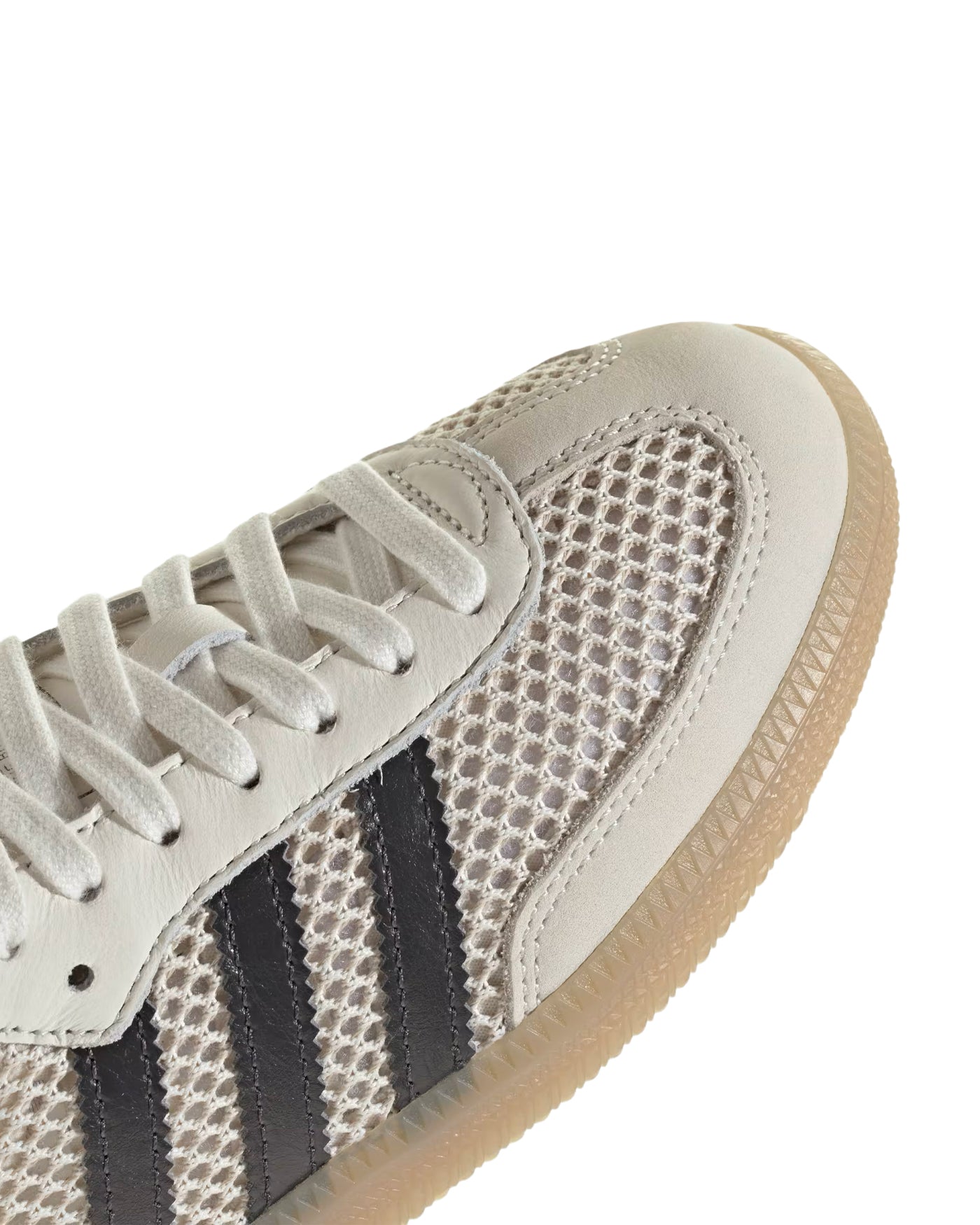 Sneakers Adidas Samba OG blanc cassé mesh bandes noires détail avant