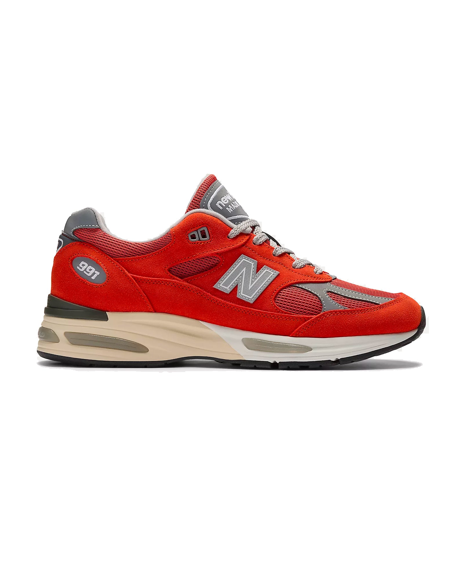 Sneakers New Balance 991v2 rouge et gris profil droit Made in UK