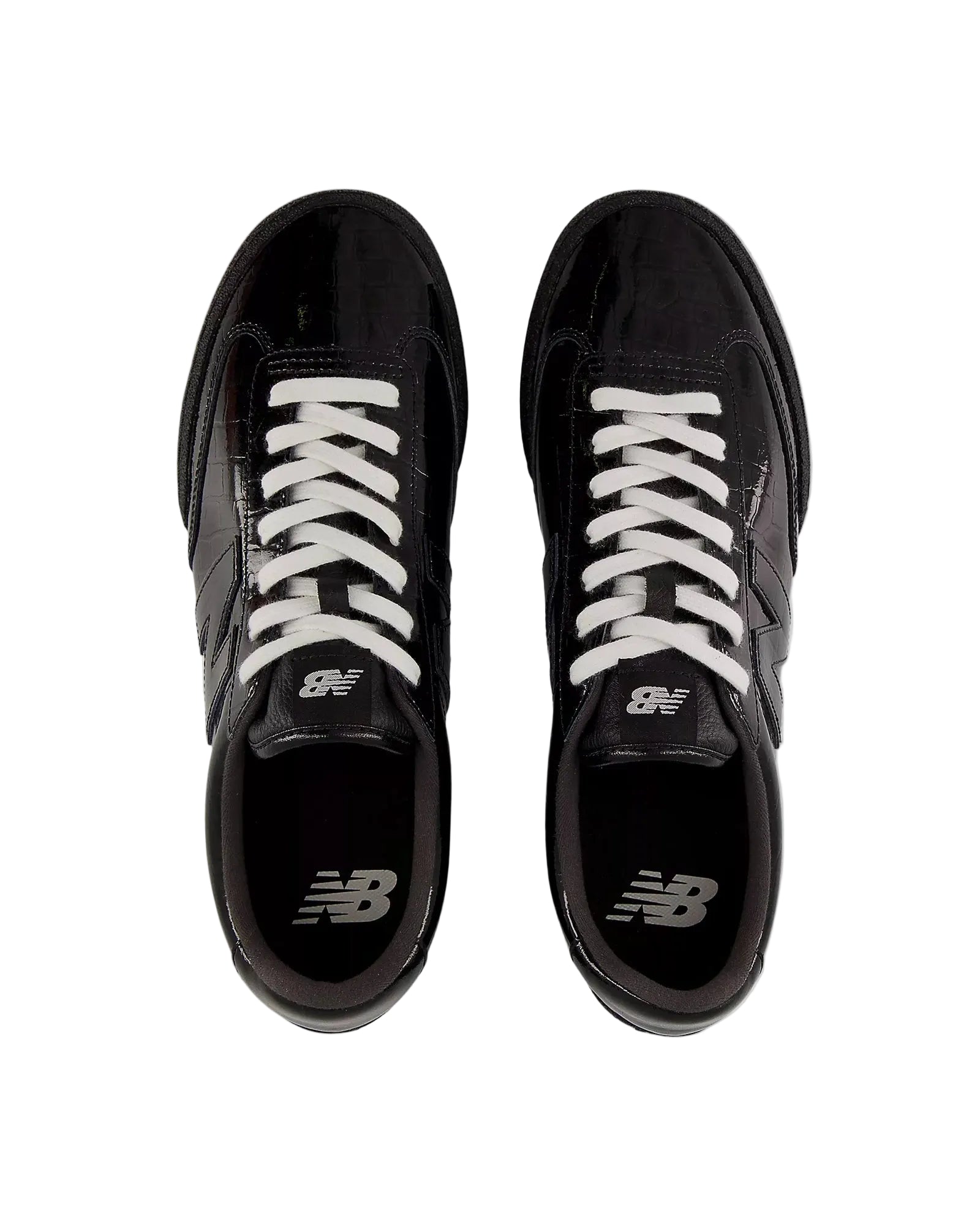 Sneakers New Balance Gator Run noires verni vue dessus lacets blancs
