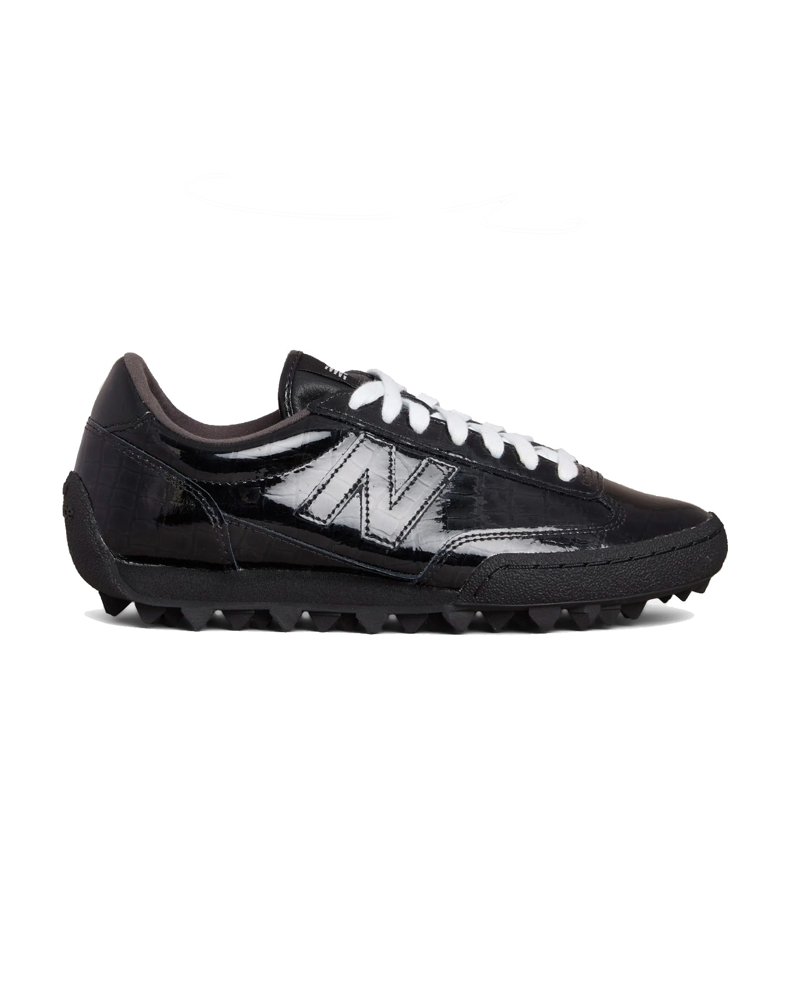 Sneakers New Balance Gator Run noires verni profil droit lacets blancs