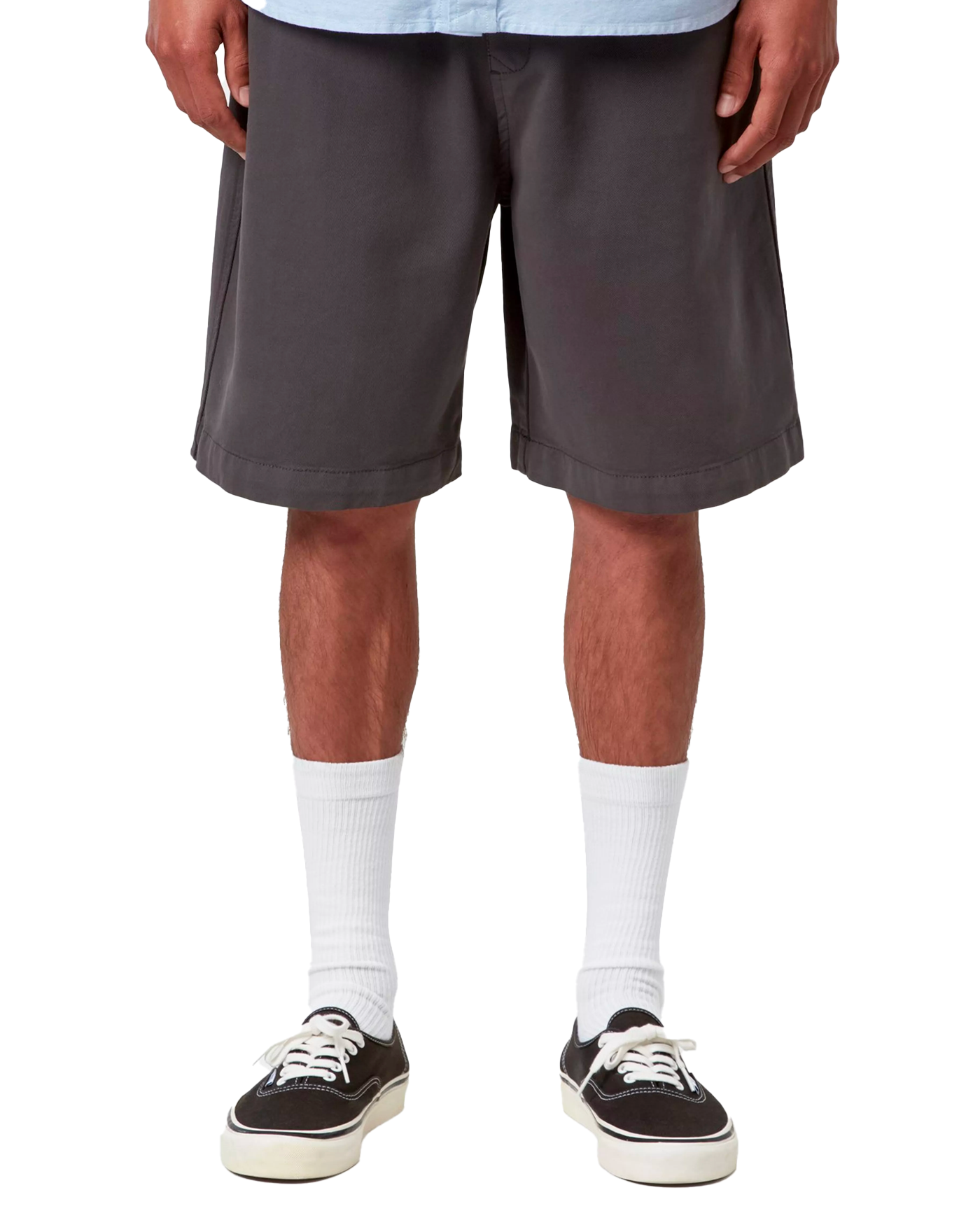 Short Floyde Carhartt WIP graphite porté face look streetwear décontracté