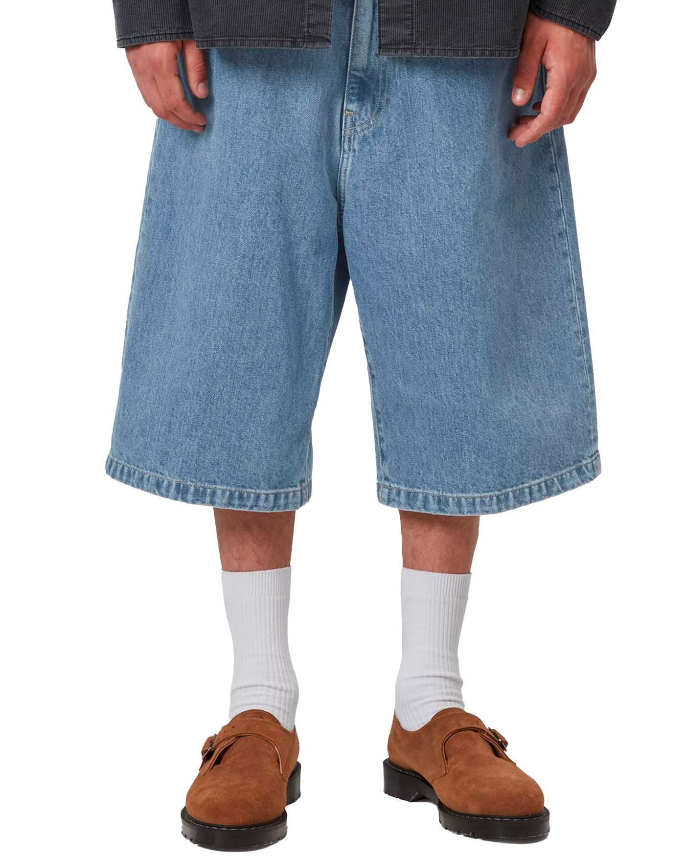 Short denim Carhartt WIP Langdon Blue Bleached bleu délavé porté face